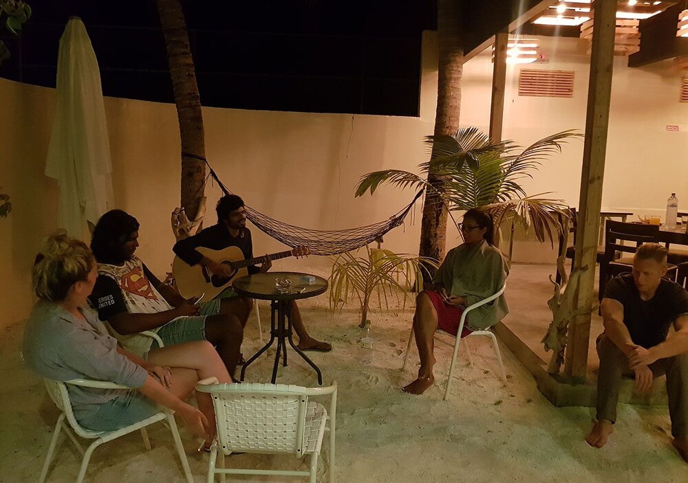 Omadhoo Inn