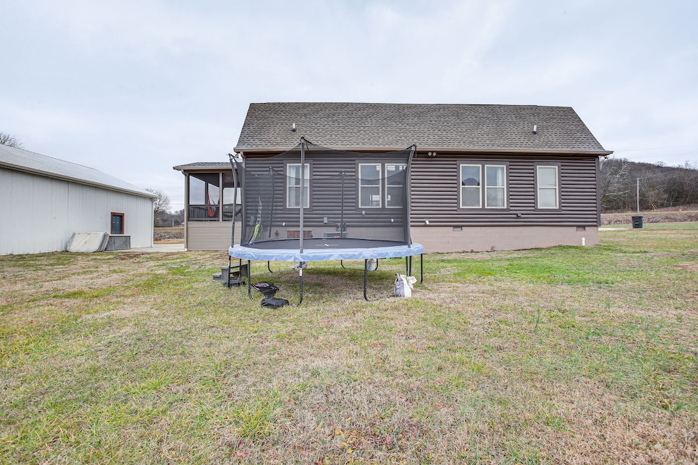 Bethpage Home w/ Private Hot Tub Game Room! - Property Image 14