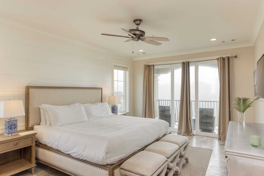 Sleeps 48, 2 Homes w/ Private Beach Access Bradley Circle Buyout by Avantstay