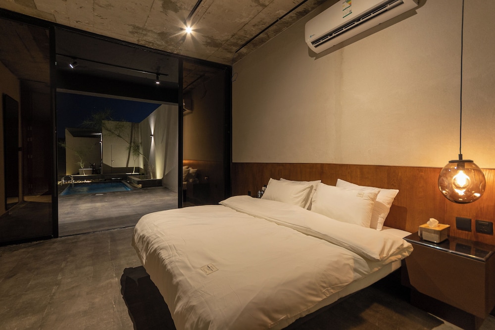 Portal Chalets With Private Pool- Qirwan