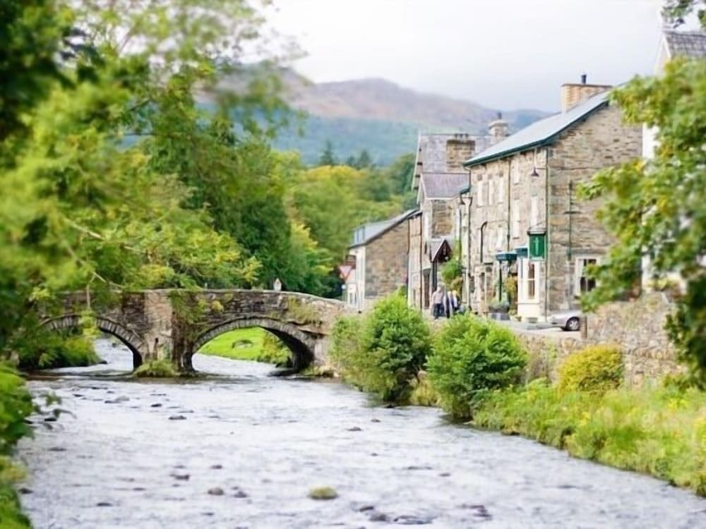 Caernarfon Vacations - Coach House - Property Image 11