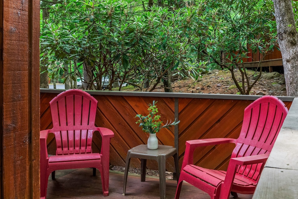 Boulder Pointe by Avantstay Deck Forest Views Boulder Lake Club Passes