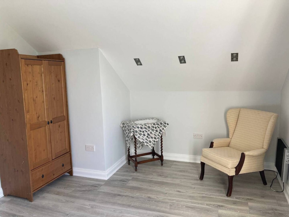 Peace Apartment With Views Near Gorey
