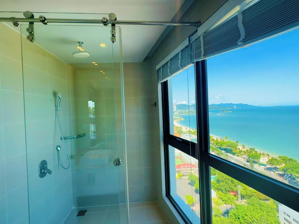 Gold Coast Balcony Serviced Apartment