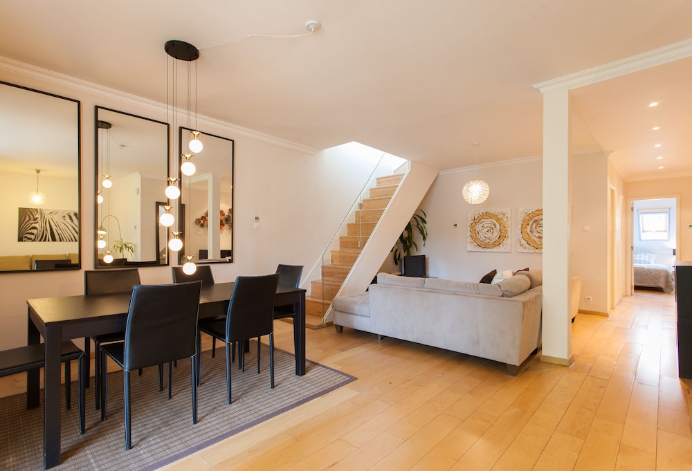Liberty Penthouse Three-Bedroom Apartment - by LU Holidays