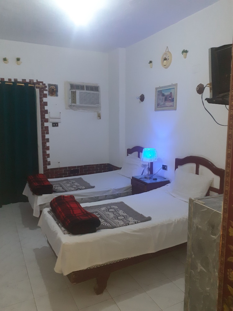 Four Seasons Hostel