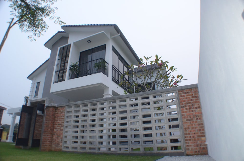 Atlantis Pool Villa Ipoh
