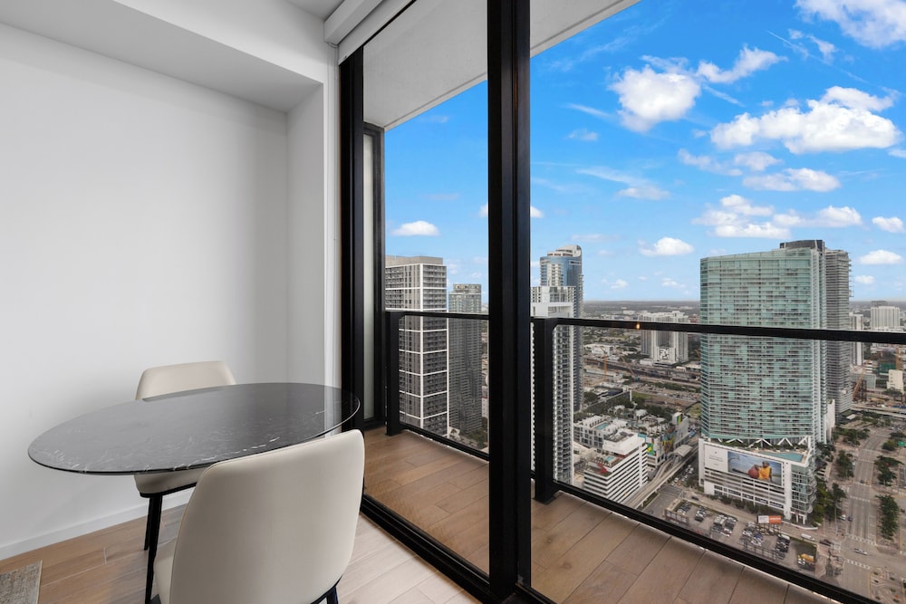 City & Bay Views in Downtown Miami