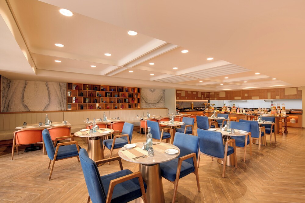 Lemon Tree Hotel Mall of Dehradun