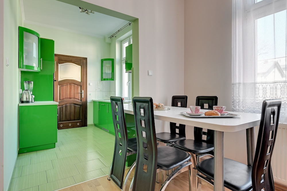 Apartments Happy Hours