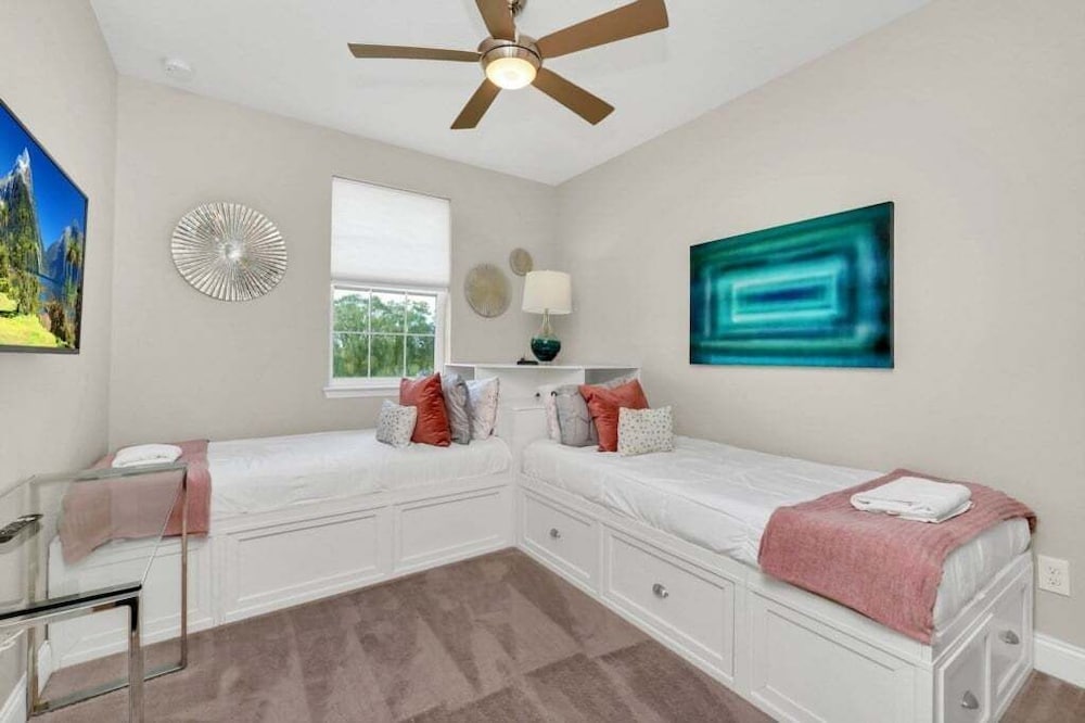 5 Bed Multiple Bunks Perfect For Kids With Pool! 5 Bedroom Townhouse
