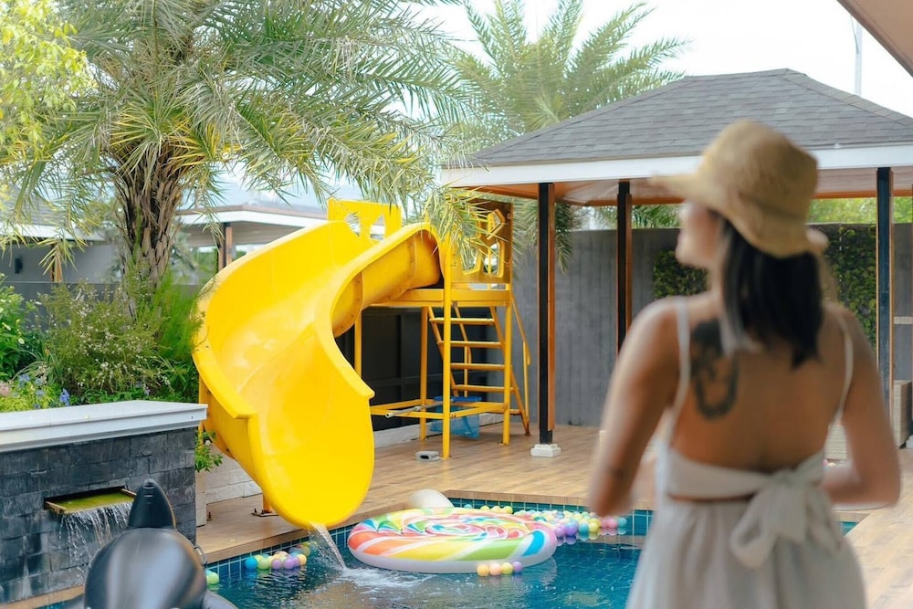 Orange Private Pool Villa, Near Cham Am Beach