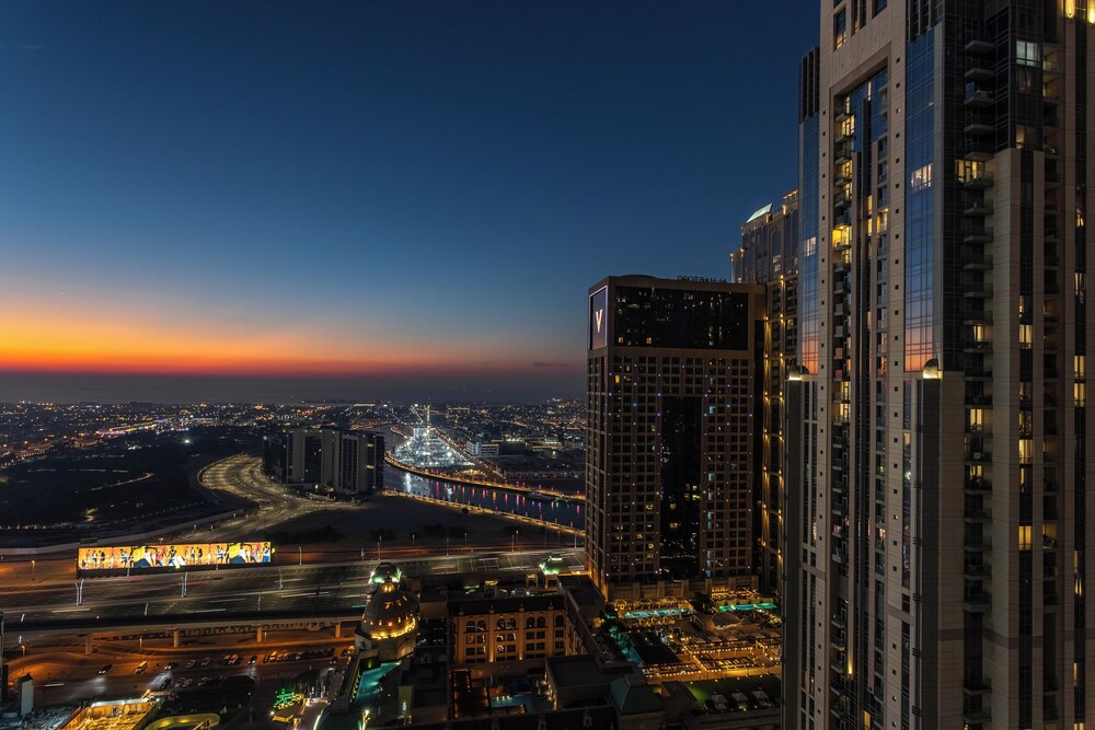 SIMPLY COMFORT Luxury 2Br Apt with Stunning Views Amna Tower