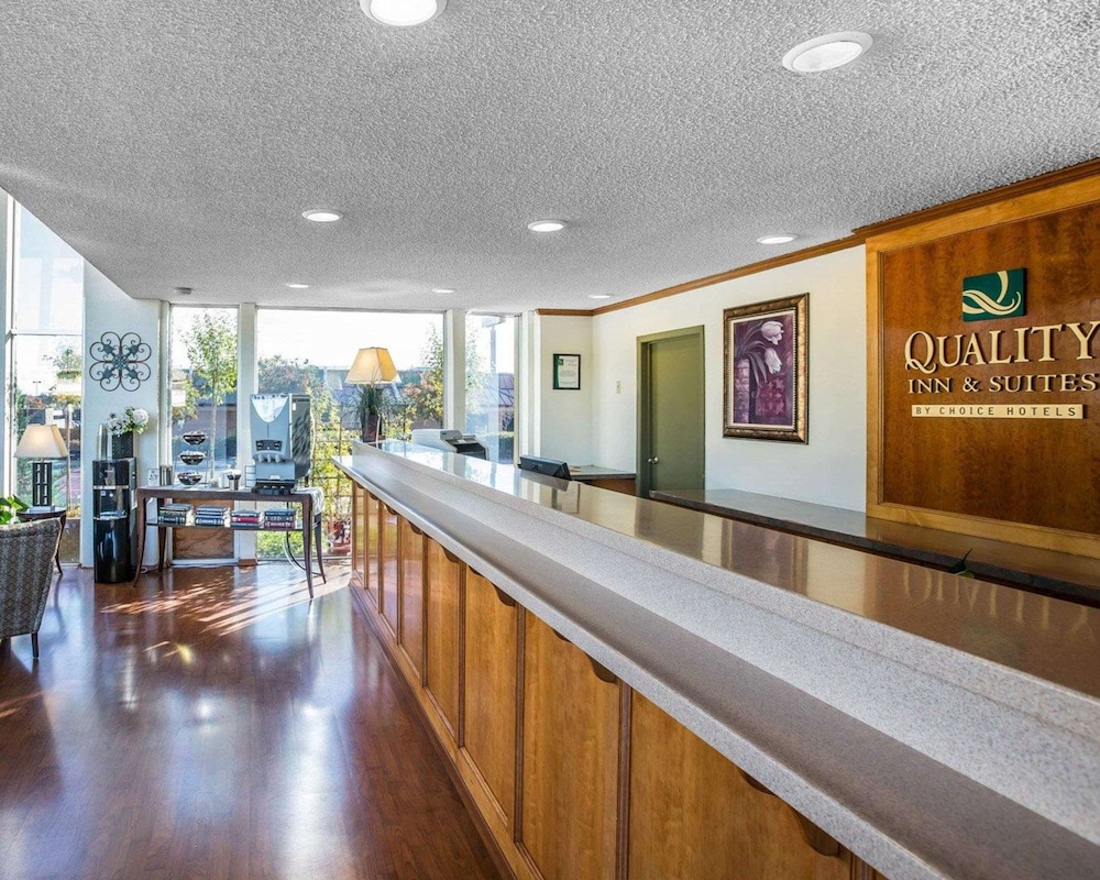 Quality Inn & Suites Cameron Park Shingle Springs view 3