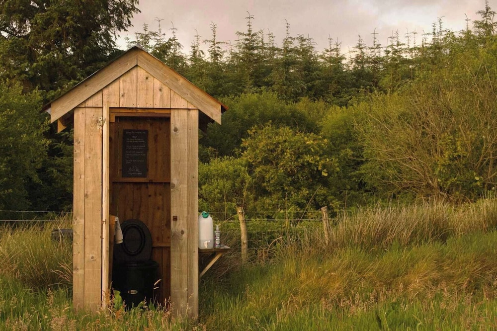 Glamping Pod - Sleeps 2 - Pets - Parking - Wifi