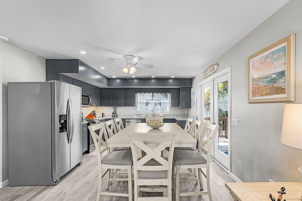 171 Canal Cove: 2br W/ Canal Views 2 Bedroom Home