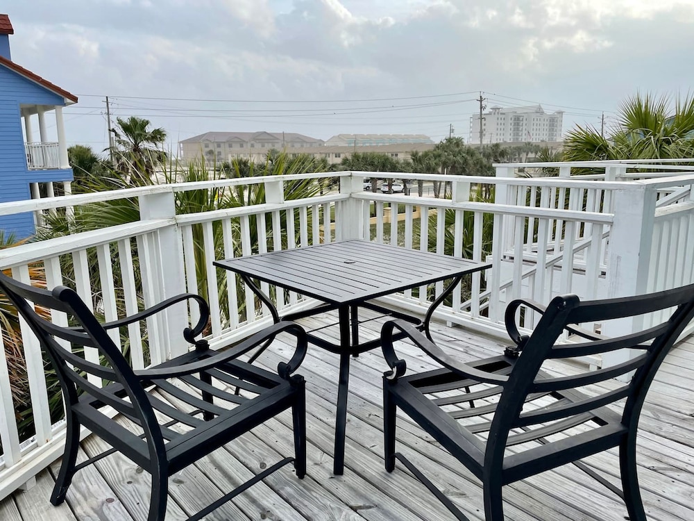 Days Like This -spacious Home Steps From the Beach