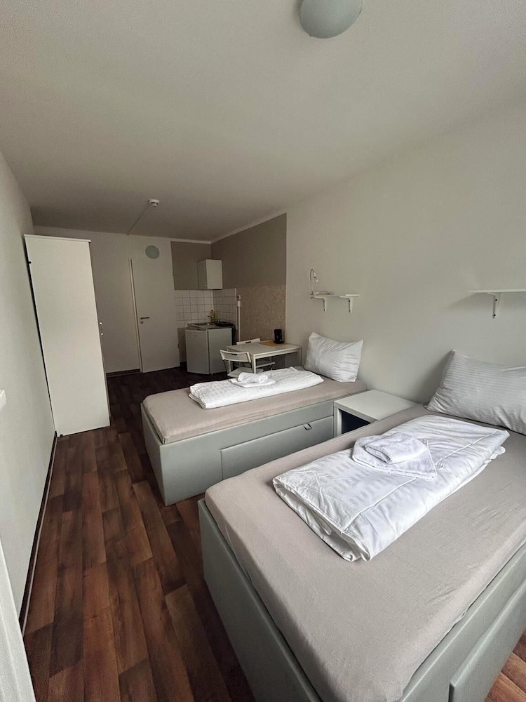 2-Rent Group Hostel Apartments SEN14