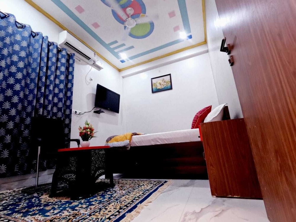 Hare Rama Palace