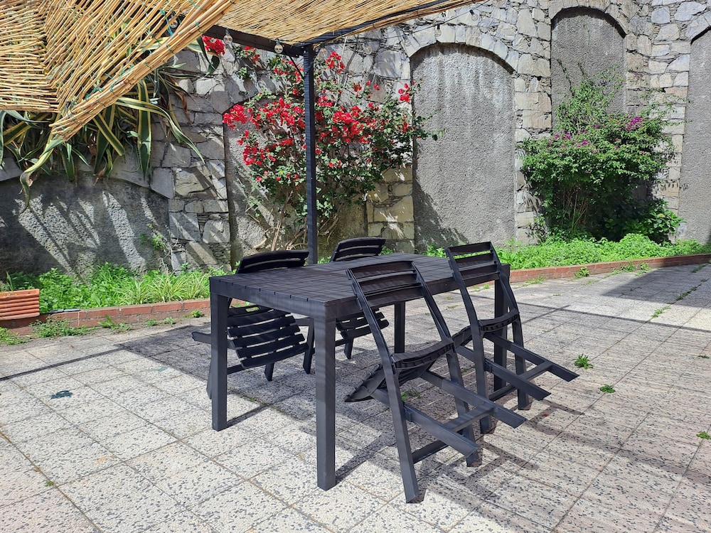 Spacious Apartment In Sori With Terrace
