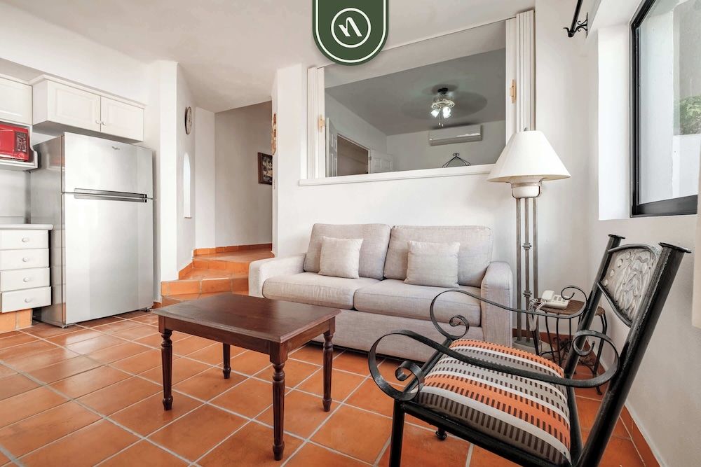 Amazing 1 BR Condo - Terrace - Pool - Romantic Zone