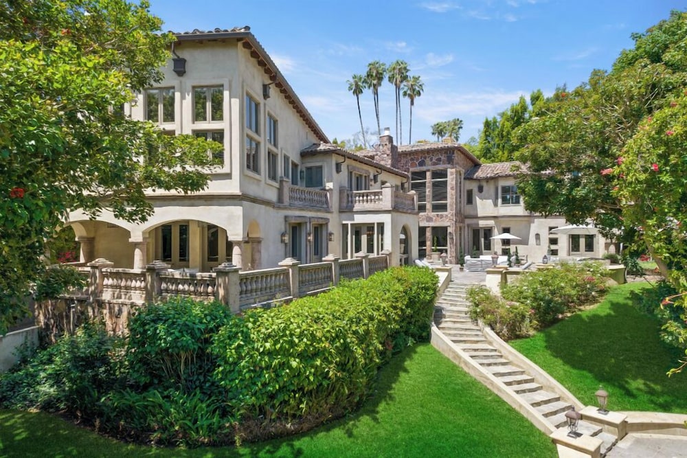 Carolwood - Modern Tuscan Villa With Rolling Lawns and Loggia in Holmby Hills