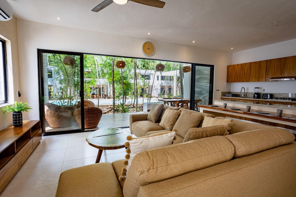 Villa Ek Balam Resort Pool AC Fast Internet