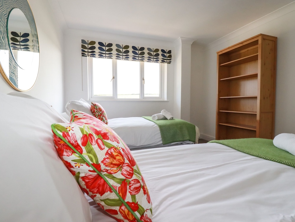 Newquay Tamarisk Lodge on the Gannel