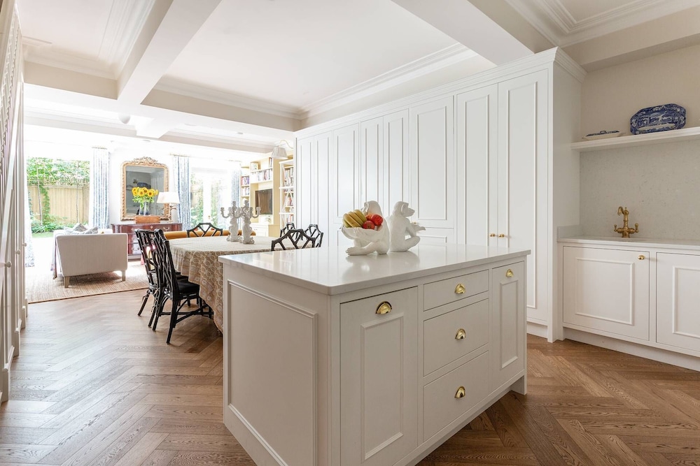 Brunswick Gardens II by Onefinestay