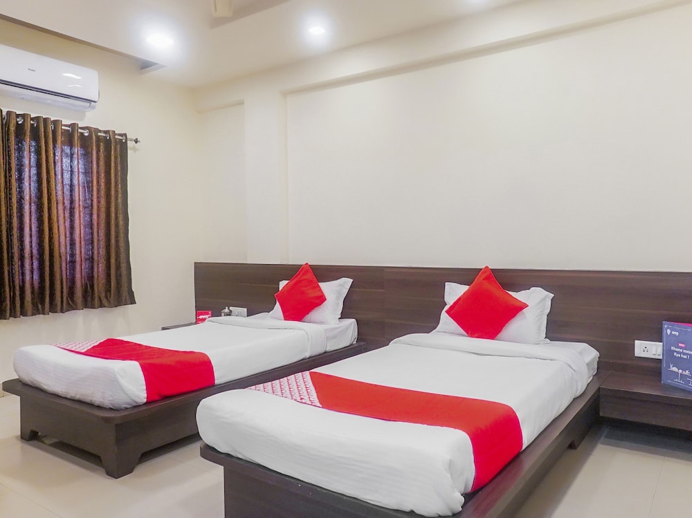 OYO 13583 Hotel Paradise Inn