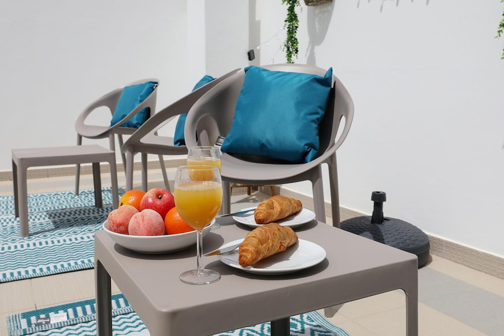 Z 03 - Bedroom 3 in Gil Vicente Guest Rooms