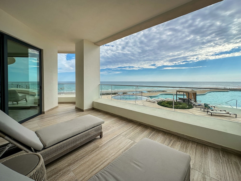 3BR Ground Floor Condo With Direct Pool Access