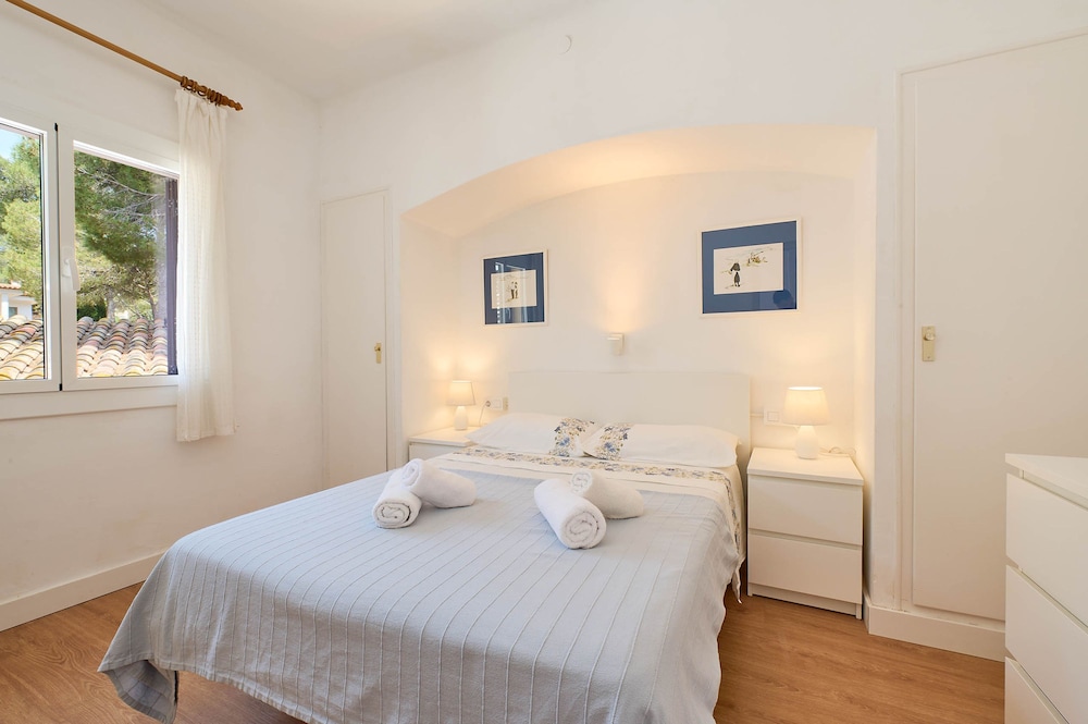 Llevant in Llafranc With 3 Bedrooms and 2 Bathrooms