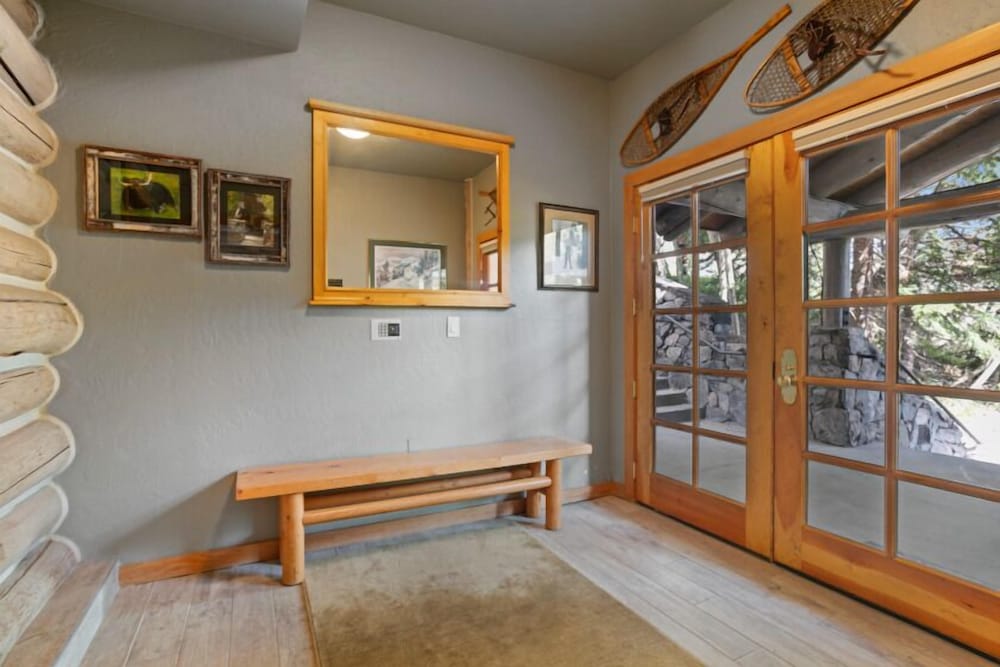Pine Inn 9 - Two Bedroom with Spa Trail's End Lodge 2 Condo