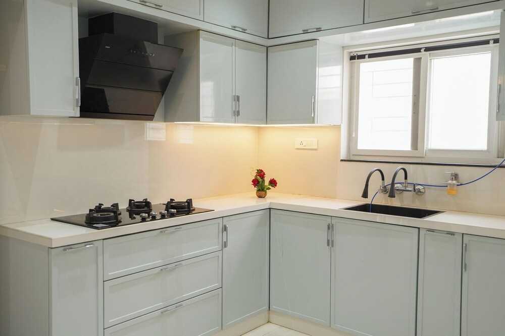 Aurelia Apartment By Red Olive 4bhk 30min Hitech