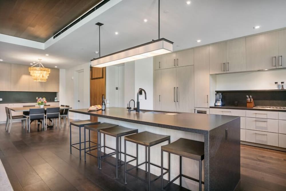 203 - Three Bedroom Deluxe One Empire Pass 3 Condo