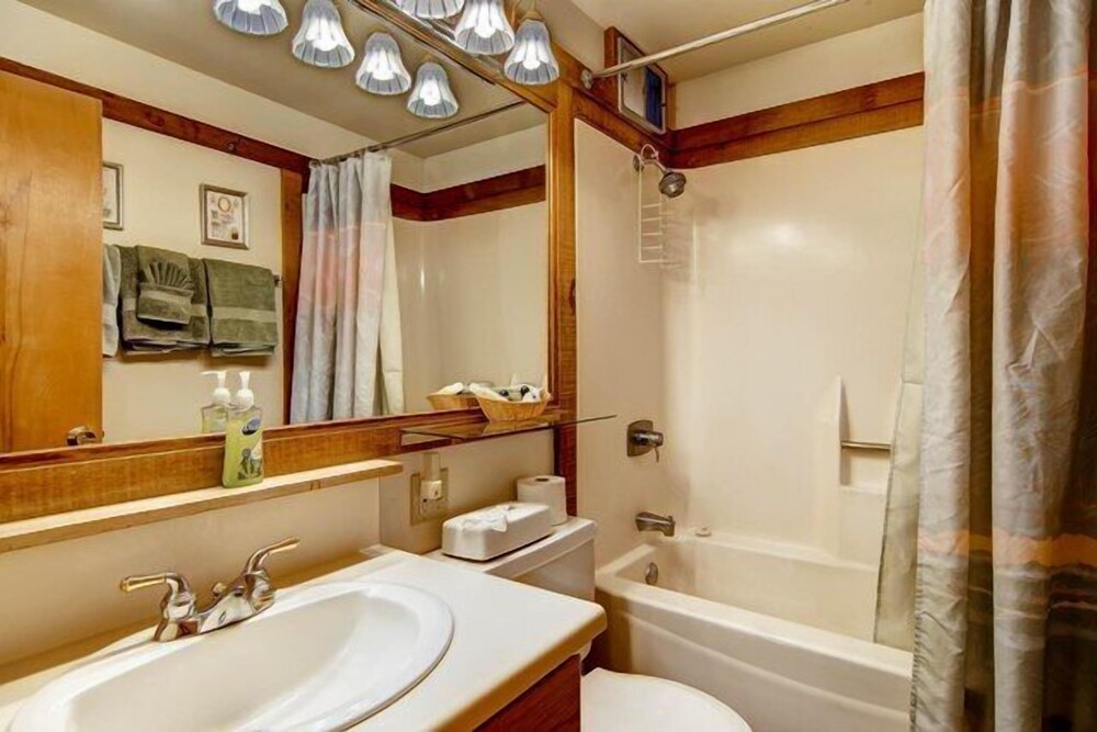 Lake Tahoe Vacations - Ski-in/ski-out Northstar Condo Near Lake Tahoe! - Property Image 18