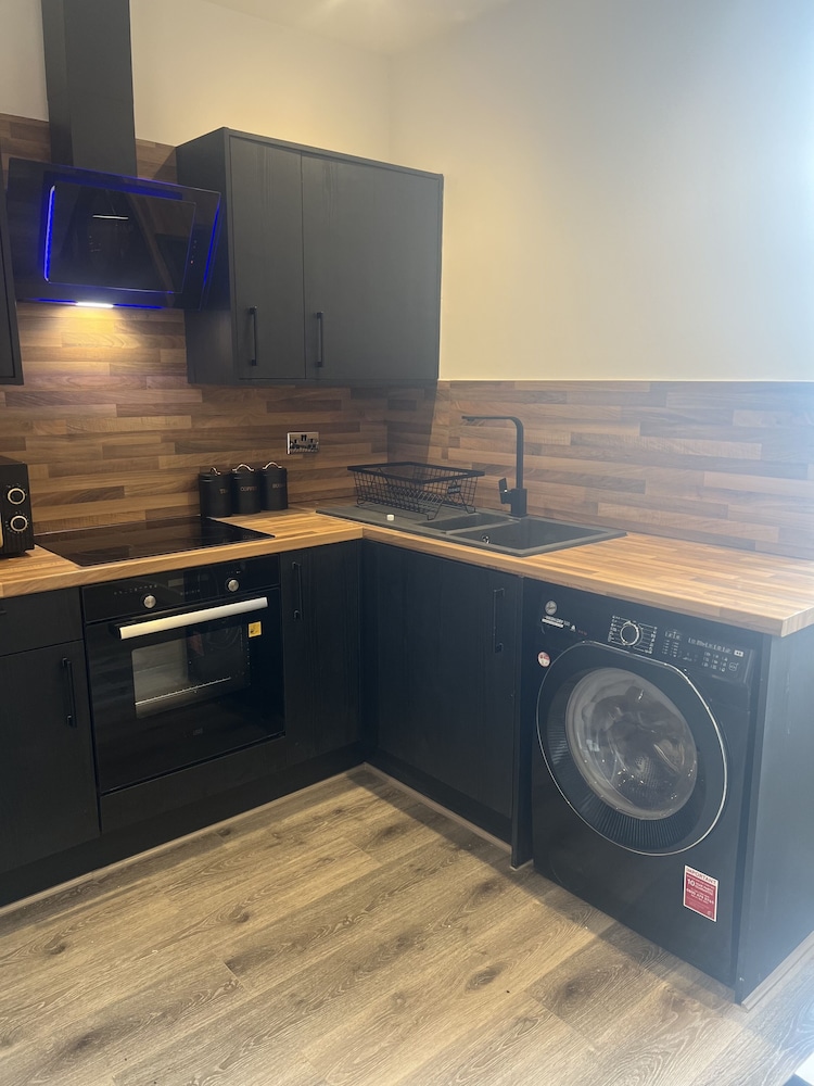 Boothtown Luxury Apartments view 5