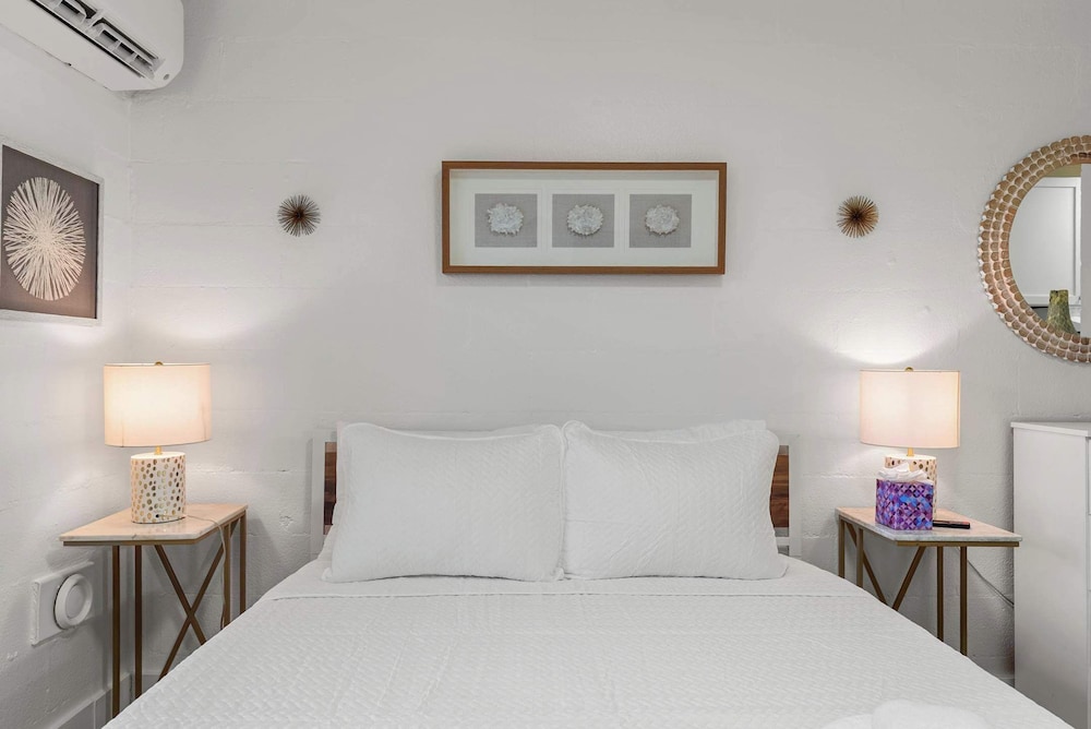 Chic City Retreat 93J - For 2!