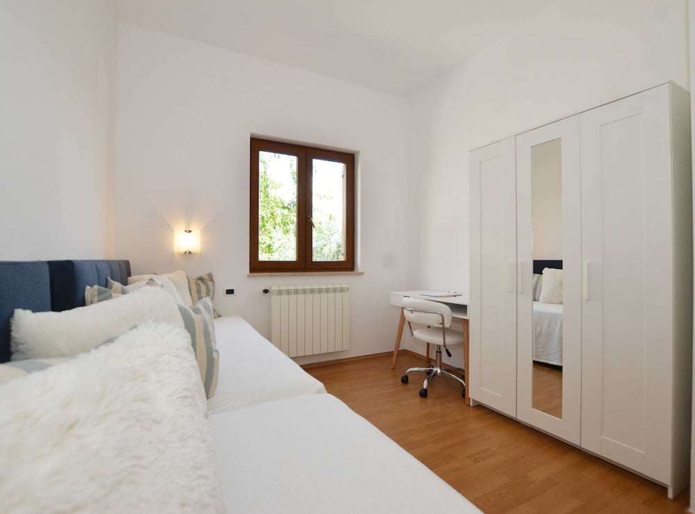 Elegant and Brigth Corner Apartments