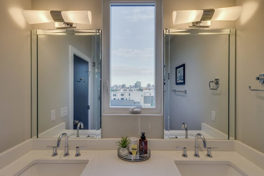 Nashvegas 13 Beds Rooftop Views Mins to Broadway