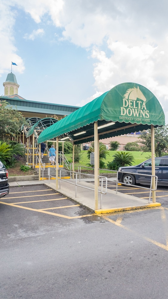 Delta Downs Racetrack Casino Hotel - Property Image 19