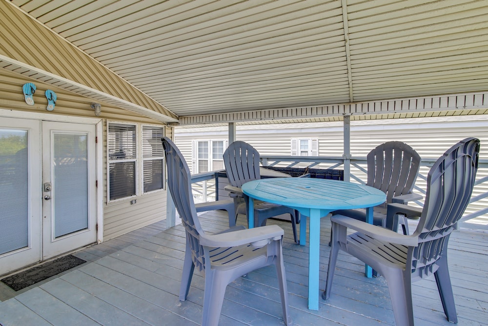 4 Mi to Beach: Home w/ Pool & Golf in Port Isabel!