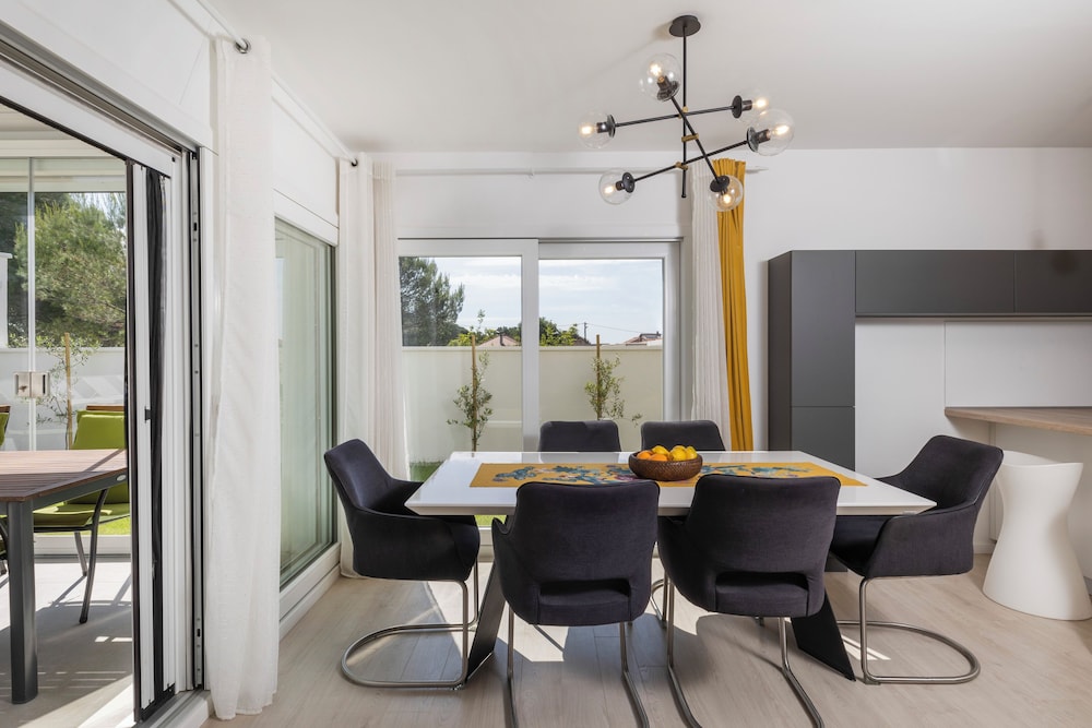 Alba Family Home