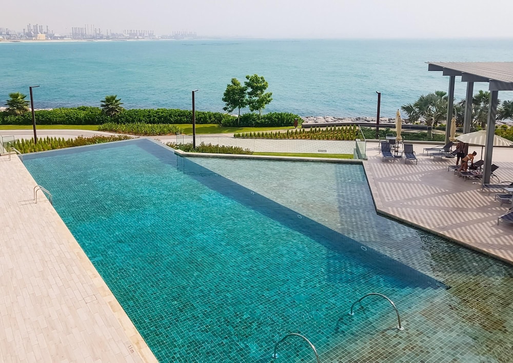 Stunning Sea Views on Dubai s New Luxury Island