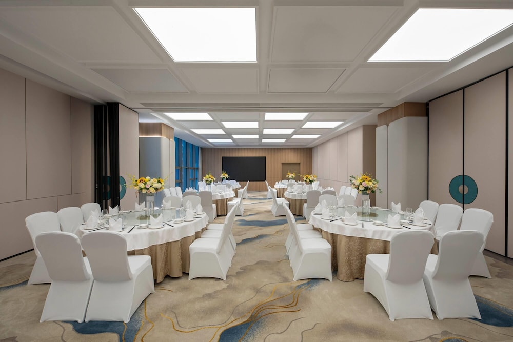 Days Hotel by Wyndham Zhuhai Jinwan