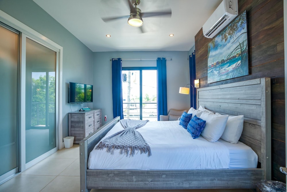 Oceanfront Sunset Gecko Condo - Ground Floor 1A