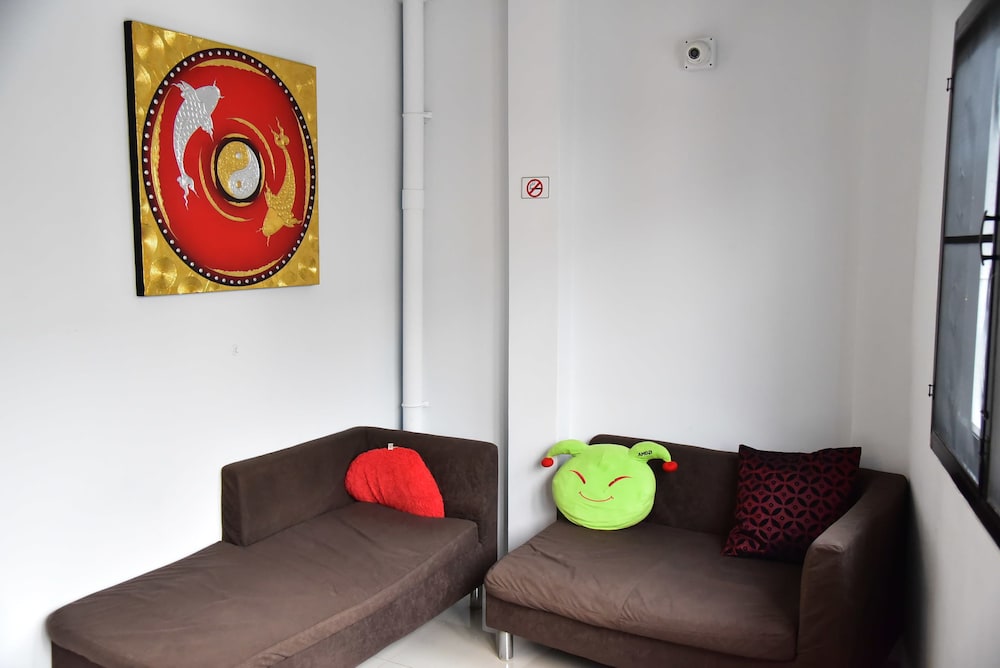 Inn Trog And Inn Soi - Hostel - Adults Only