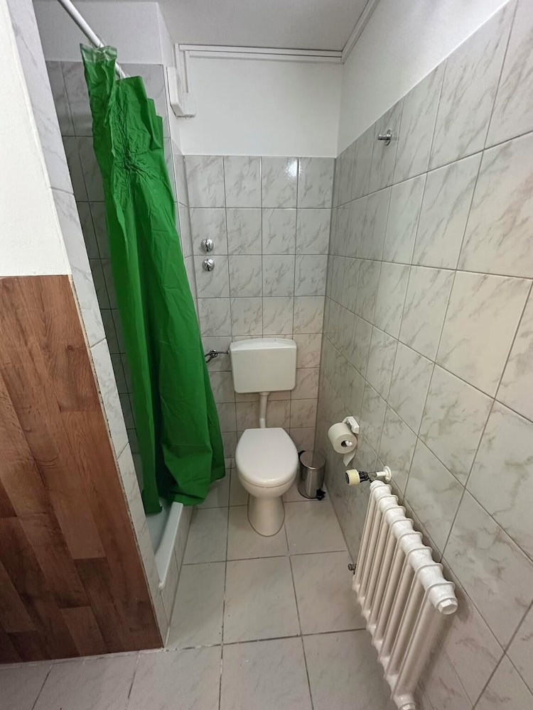2-Rent Group Hostel Apartments HAN53