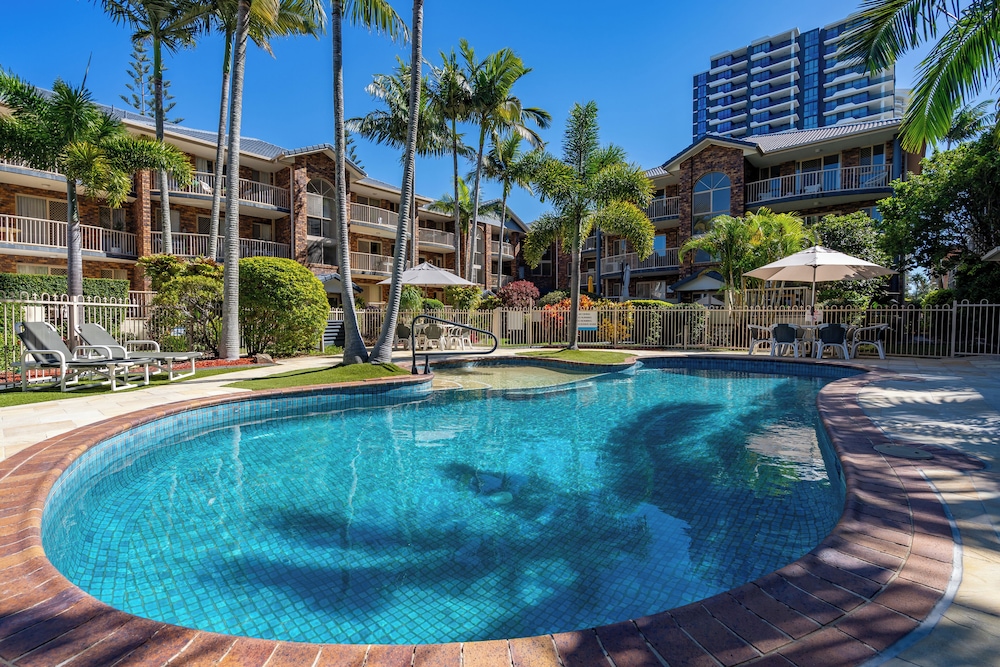 Oceanside Cove Holiday Apartments - Image 1
